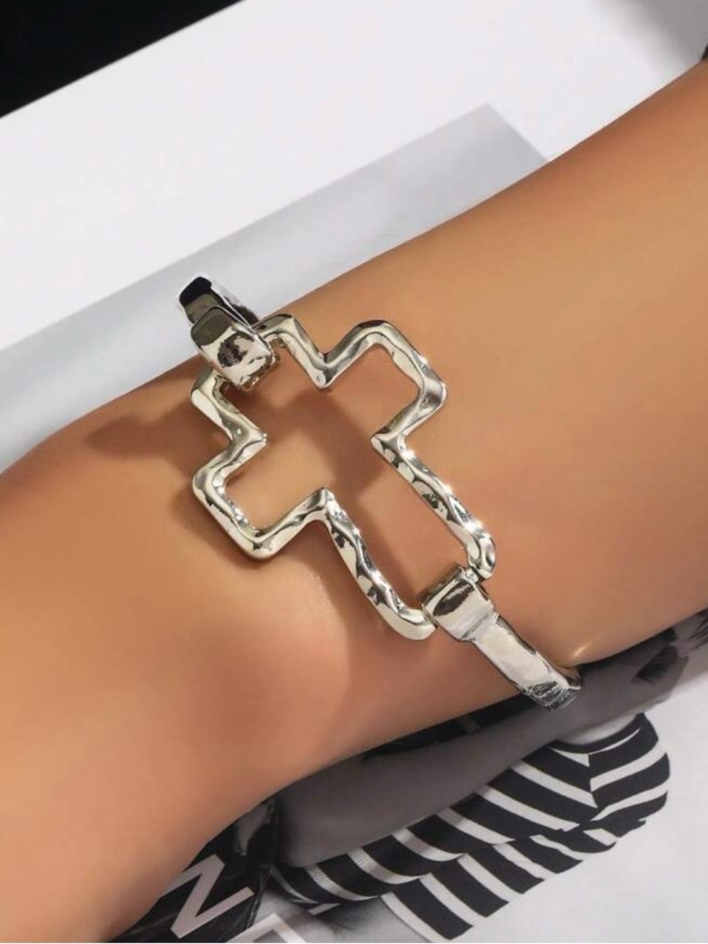 Silver Cross-Link Bracelet - Women's Fashion Jewelry